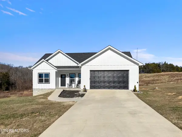 813 Clear Sail Way, Dandridge, TN 37725