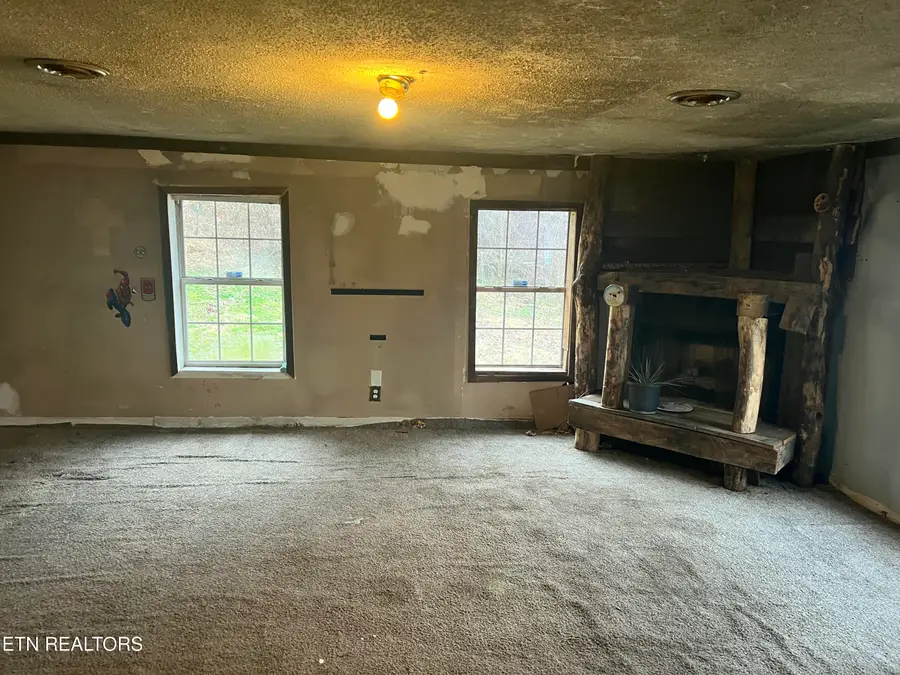 2074 Long Hollow Rd, Lafollette, TN 37766 - Image #3