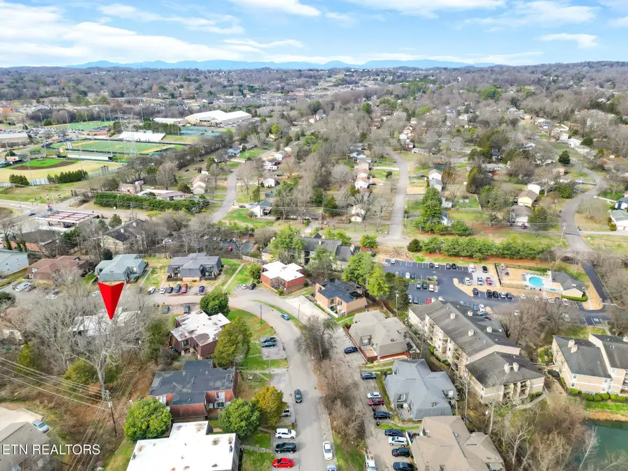 9116 Woodpark Lane, Knoxville, TN 37923 - Image #3