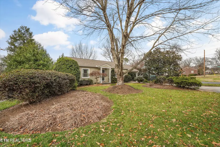 1327 Calderwood Ave, Maryville, TN 37801 - Image #2