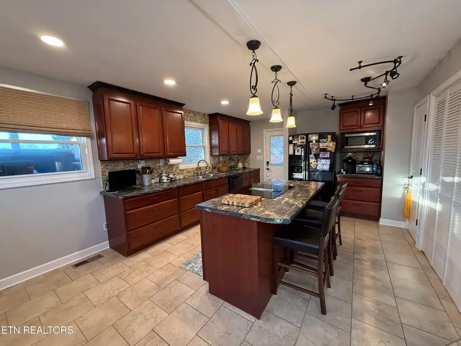 538 Henderson St, Maryville, TN 37804 - Image #2