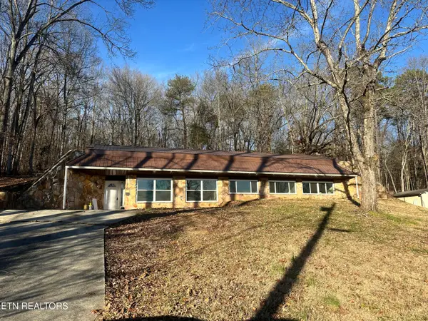 522 College Grove Rd, Rockwood, TN 37854