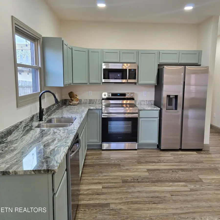 201 Cedar St, Loudon, TN 37774 - Image #2