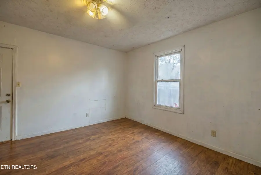 2114 Harvey St, Knoxville, TN 37917 - Image #3
