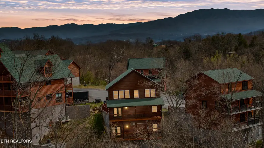 692 Stockton Drive, Sevierville, TN 37876 - Image #3