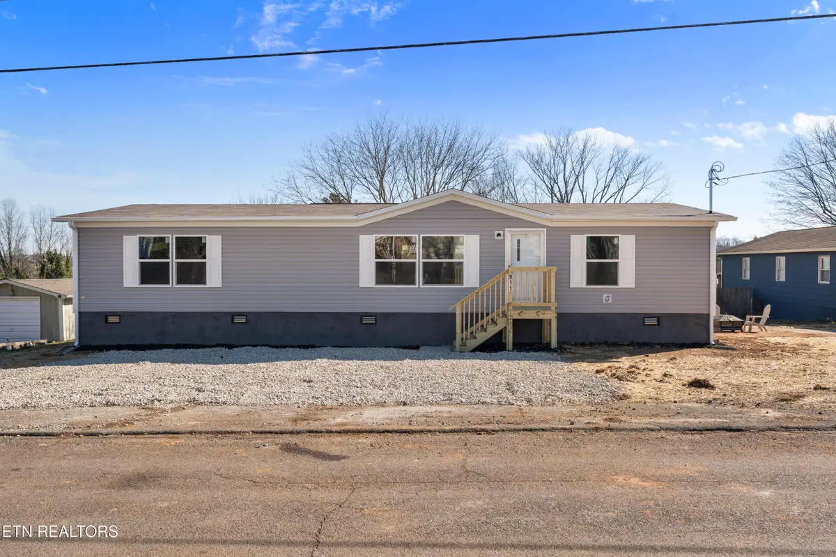 911 Summer St, Loudon, TN 37774 - Image #1