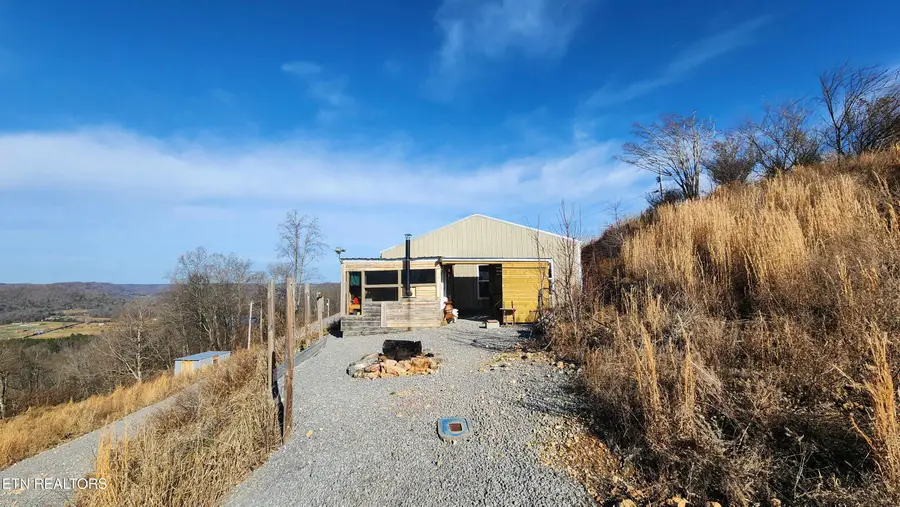 276 Schelley Rd, Gainesboro, TN 38562 - Image #2