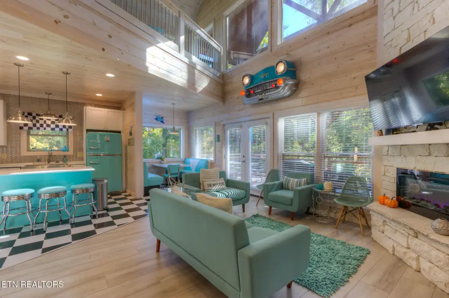 523 Hideaway Ridge Circle, Sevierville, TN 37862 - Image #2