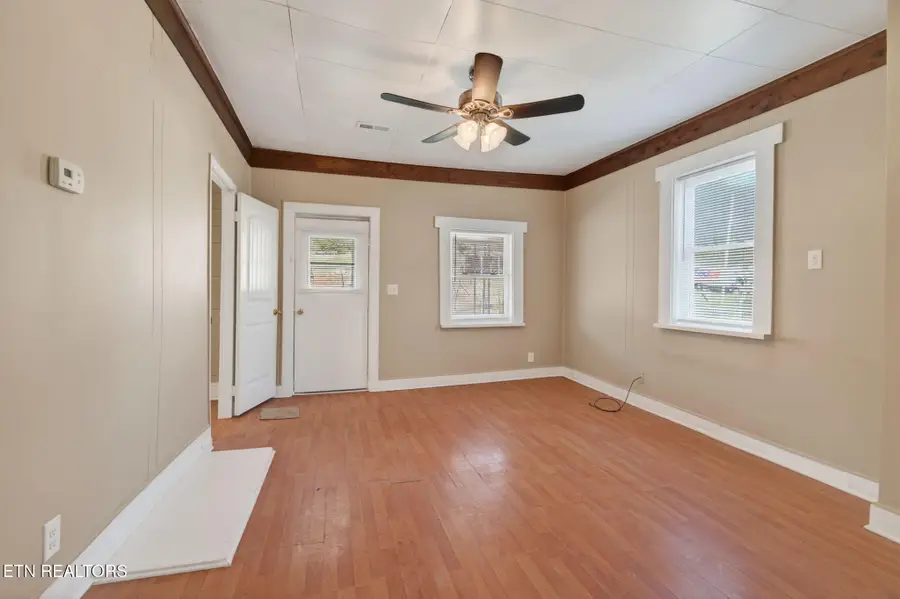 625 Huntsville Hollow Rd, Lenoir City, TN 37771 - Image #2