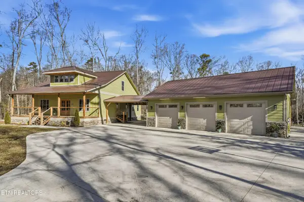 960 Deerwood Drive, Dandridge, TN 37725