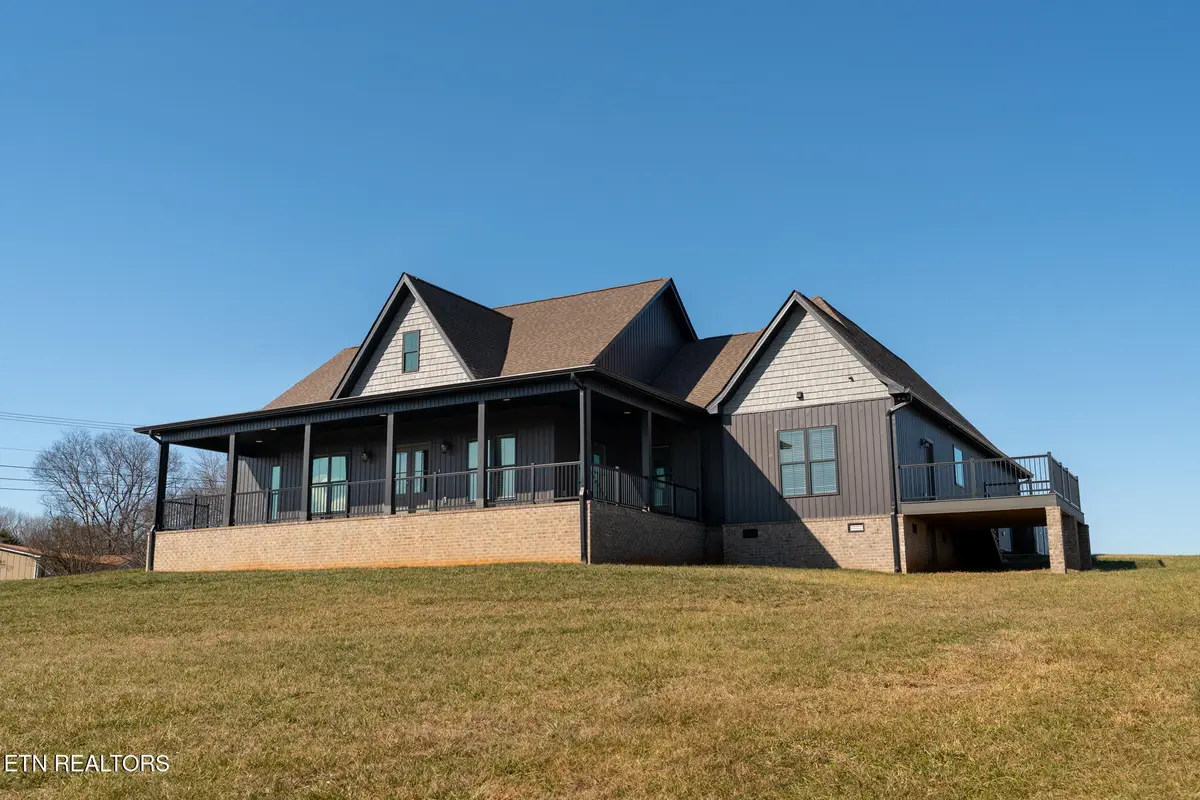1340 Jim Fain Rd, Sevierville, TN 37876 - Image #1