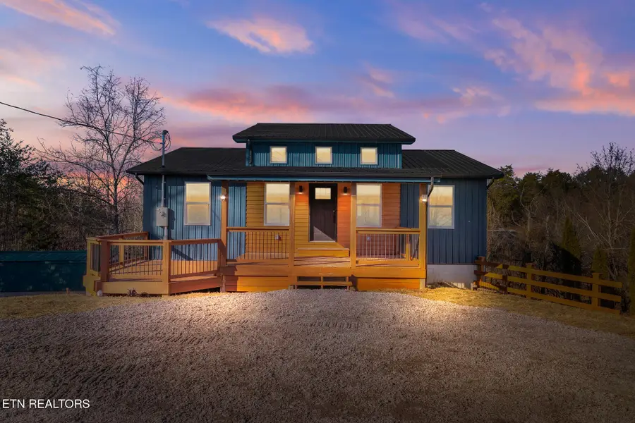 982 Smokey Mountain Queen Rd, Sevierville, TN 37876 - Image #2