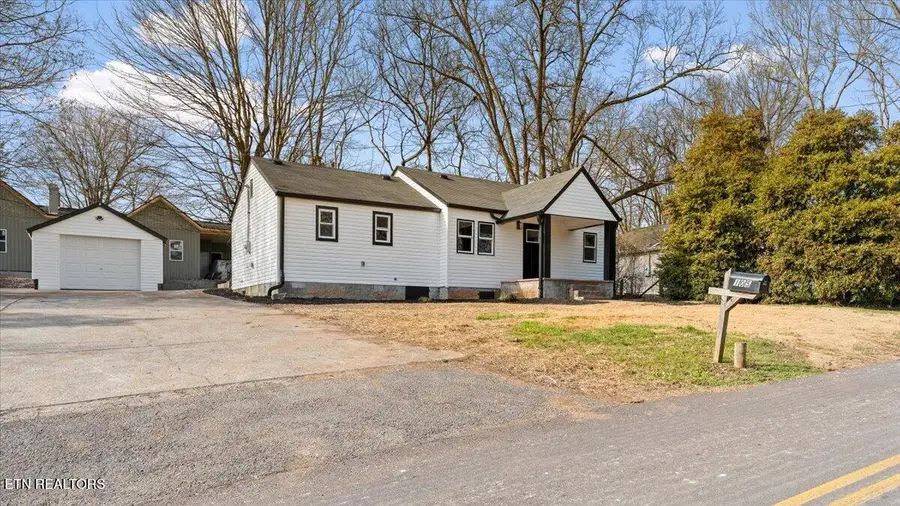 105 Lenoir St, Sweetwater, TN 37874 - #2