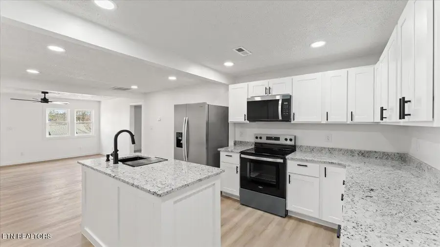 105 Lenoir St, Sweetwater, TN 37874 - #3