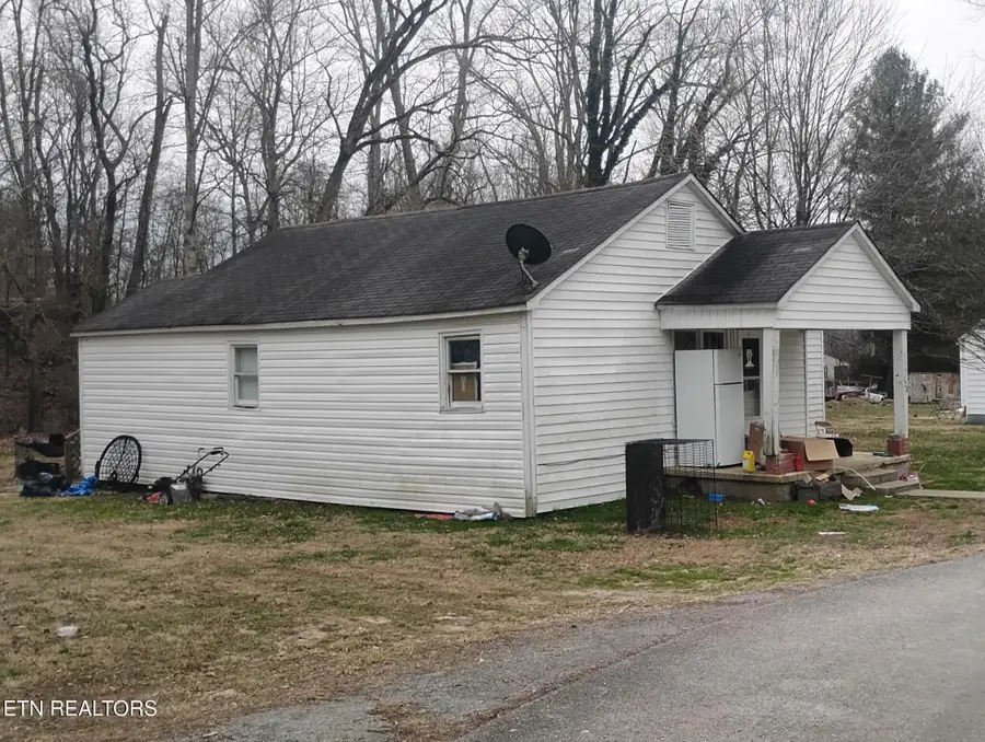 120 Poplar St, Harriman, TN 37748 - Image #2