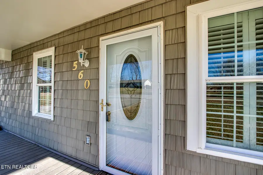 560 Davis Drive, Lenoir City, TN 37772 - Image #2