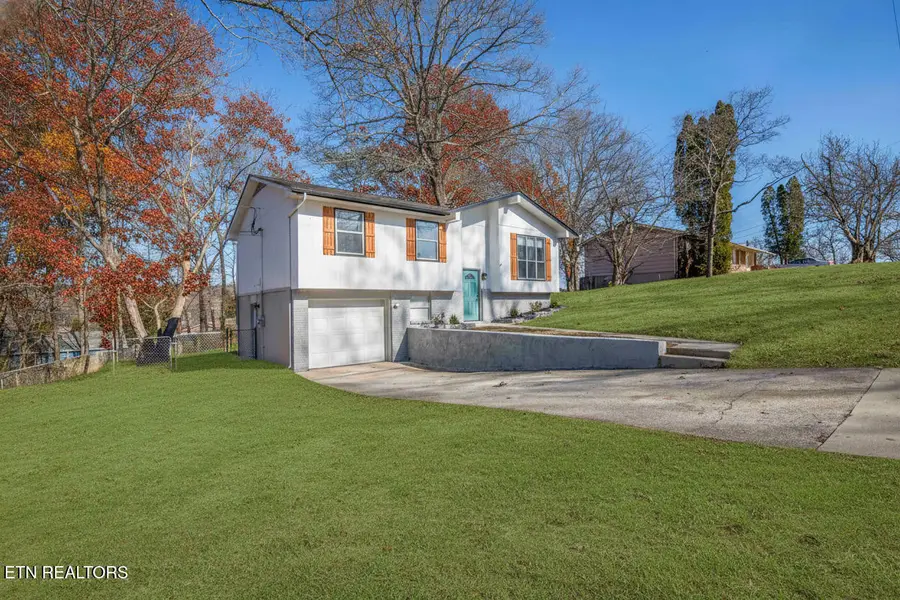 2324 Roundtree Rd, Knoxville, TN 37923 - Image #3