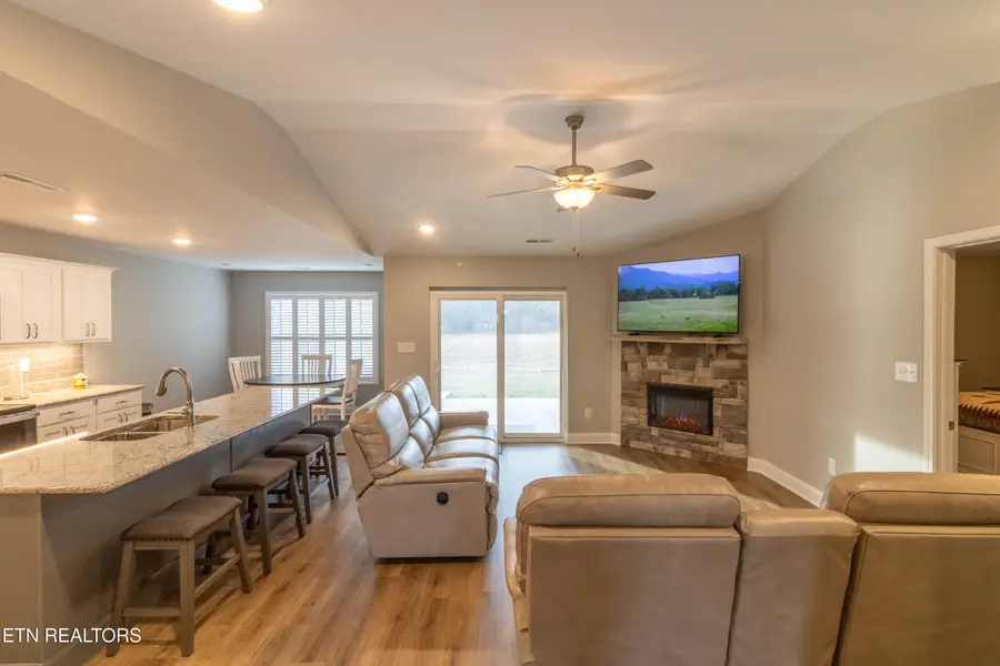 712 Snowflower Circle, Pigeon Forge, TN 37863 - #2