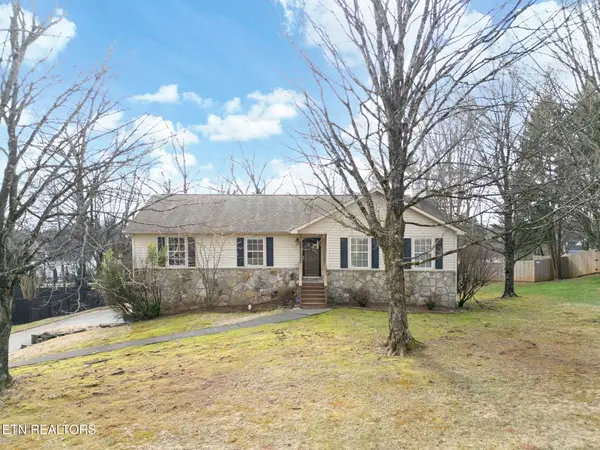 220 Wells Fargo Drive, Knoxville, TN 37934