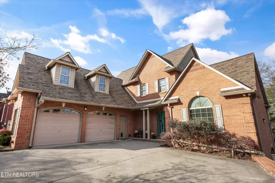 110 Brentwood Pl Place, Lenoir City, TN 37772 - Image #2