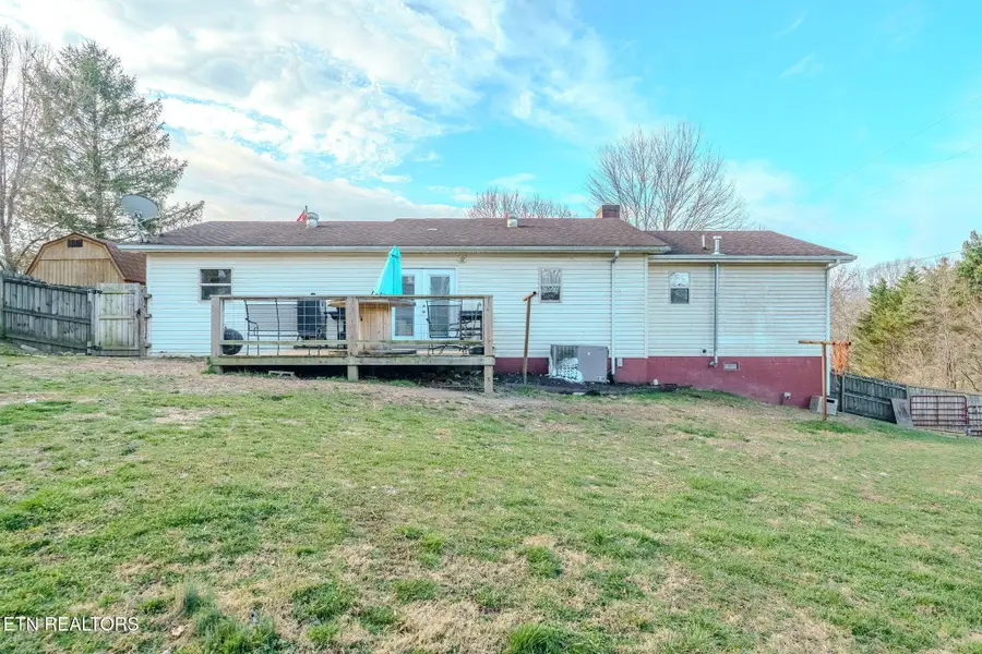 111 Rockwaller Lane, Jacksboro, TN 37757 - Image #2