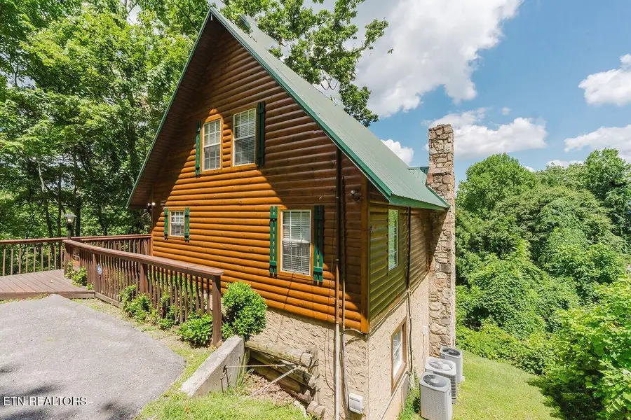 960 Stans Rd, Gatlinburg, TN 37738 - Image #3