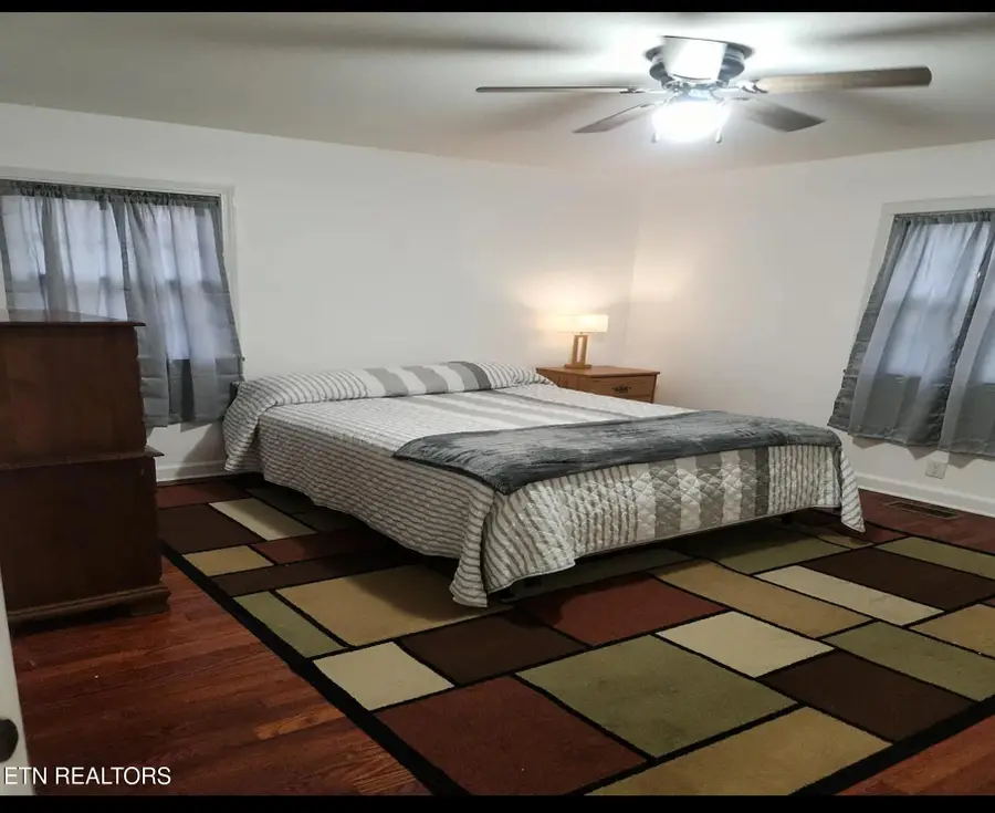 201 E Evans St, Rockwood, TN 37854 - Image #2