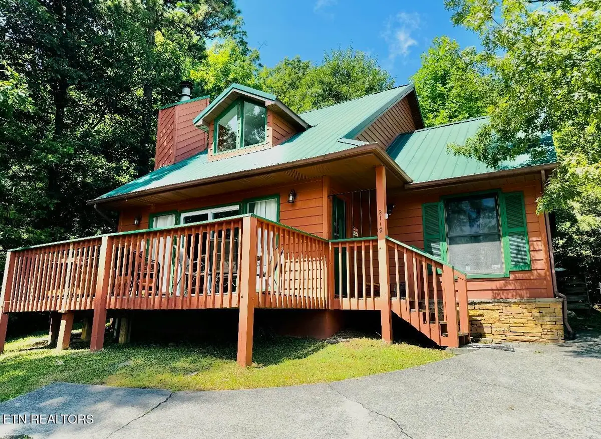 2119 N Tamins Dr, Gatlinburg, TN 37738 - Image #1