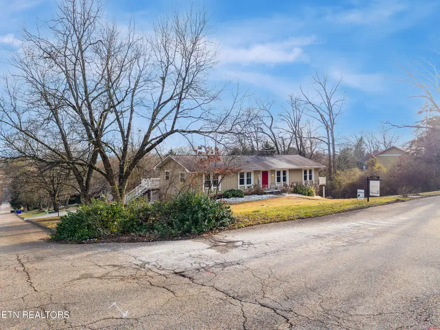 8908 Grantop Drive, Knoxville, TN 37923 - #3