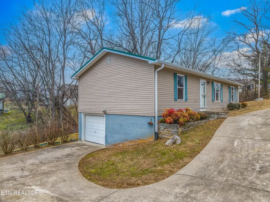 1423 Guinn Rd, Talbott, TN 37877 - #2