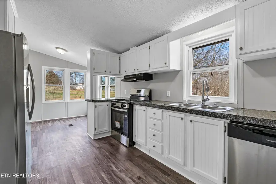 533 Disco Loop Rd, Friendsville, TN 37737 - Image #2