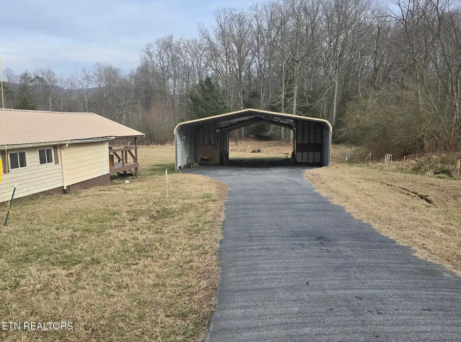 601 Liberty Rd, Wartburg, TN 37887 - Image #2