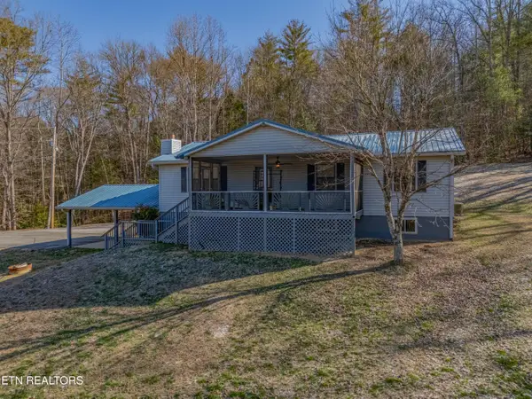 161 Adcock Hollow Rd, Harriman, TN 37748