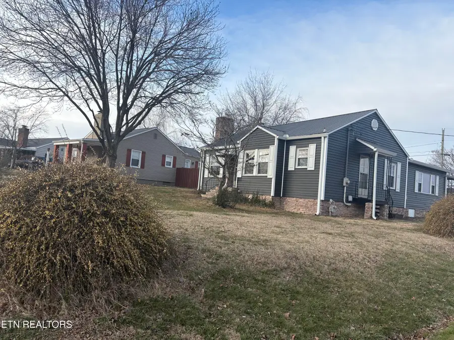 332 Henderson St, Maryville, TN 37804 - Image #2