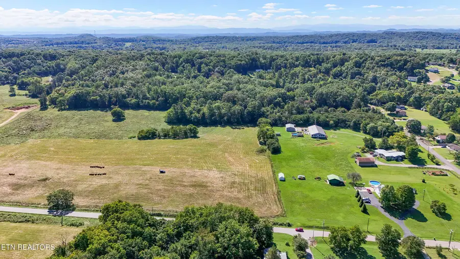 21804 Martel Rd, Lenoir City, TN 37772 - Image #2