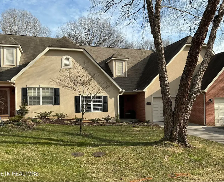 2728 Knob Creek Lane, Knoxville, TN 37912 - Image #2