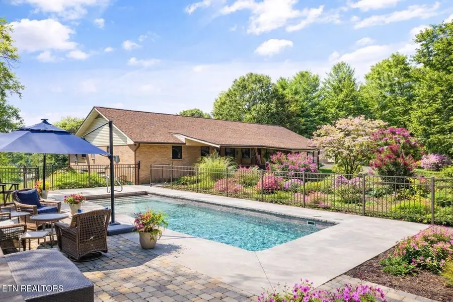 384 Knoll Drive, Newport, TN 37821 - Image #2