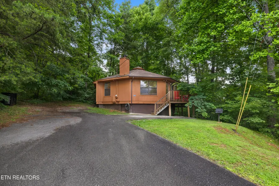 810 Valley View Lane, Gatlinburg, TN 37738 - Image #2