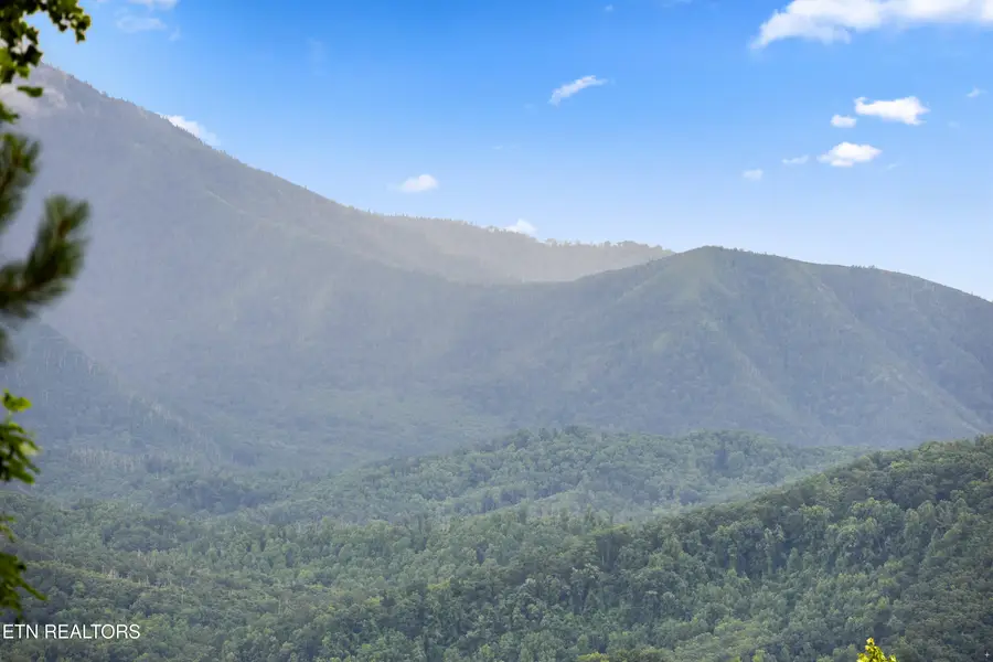 810 Valley View Lane, Gatlinburg, TN 37738 - Image #3
