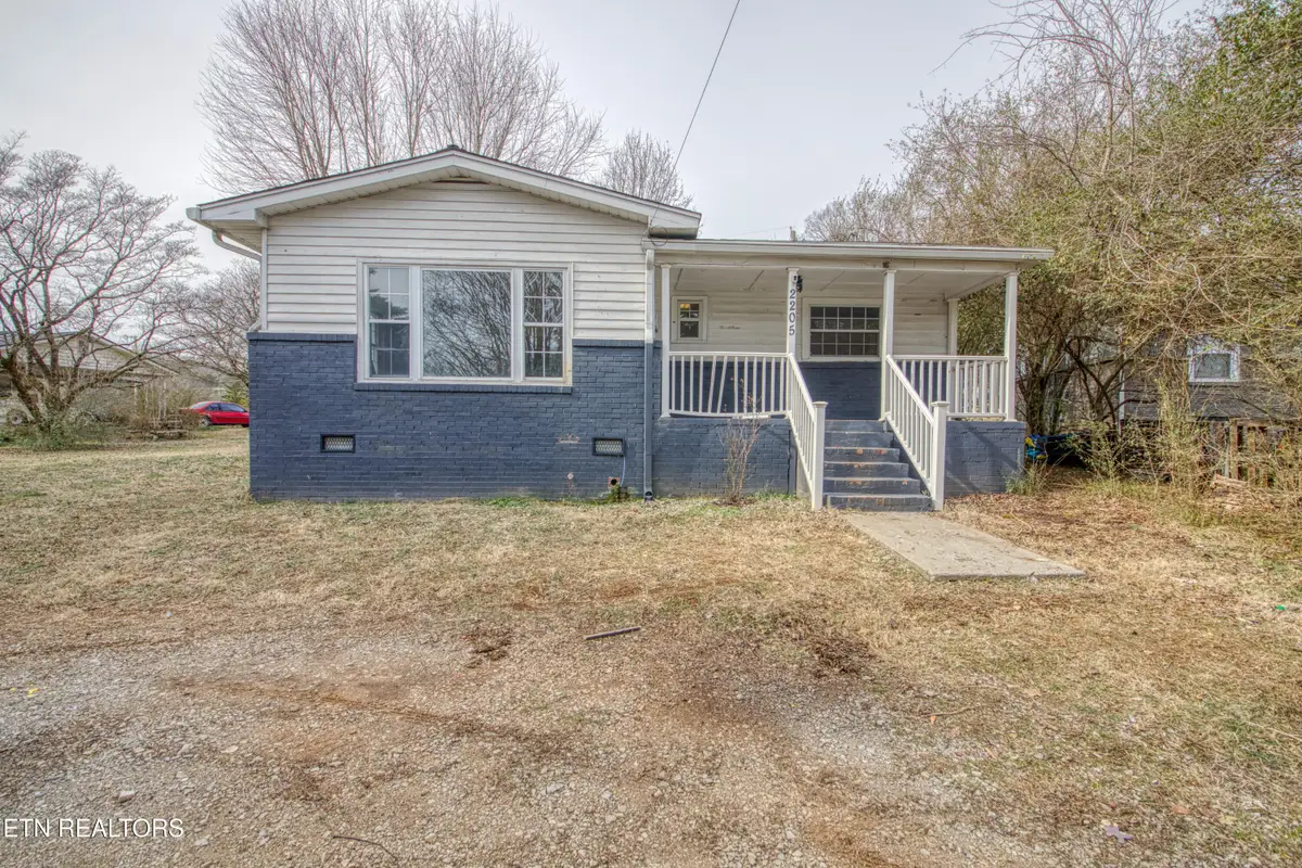 2205 Madison Rd, Knoxville, TN 37912 - Image #1