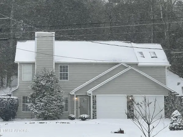 1216 Durham Rd, Knoxville, TN 37931