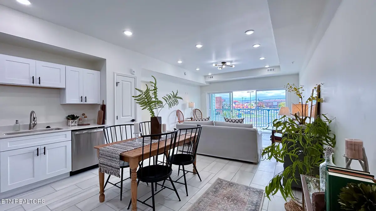 129 Sugarfoot Way #300, Pigeon Forge, TN 37863 - #1