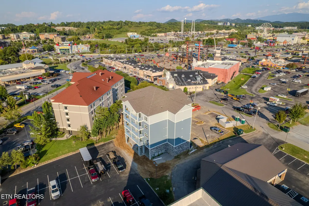 129 Sugarfoot Way #402, Pigeon Forge, TN 37863 - #1
