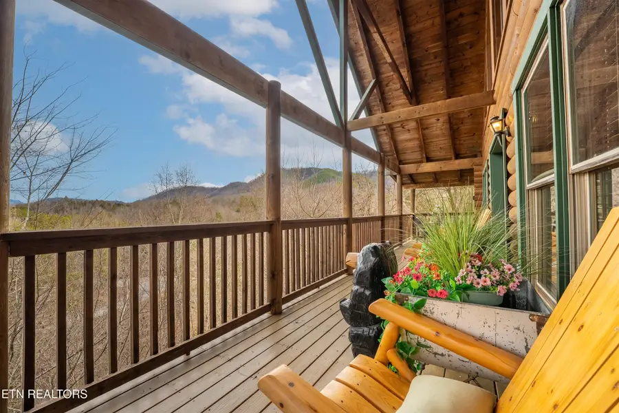 1706 Springer Rd, Sevierville, TN 37862 - #3