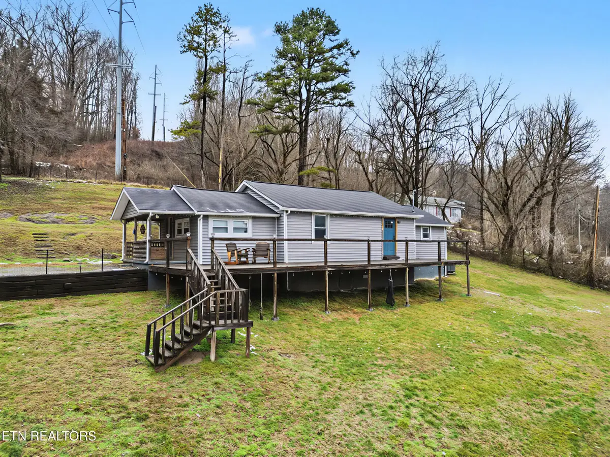 3002 Highway 61 E, Luttrell, TN 37779 - #1