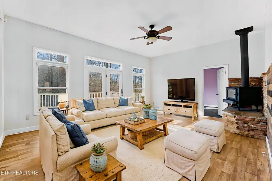 400 Cabbage Cemetery Rd, Washburn, TN 37888 - #2