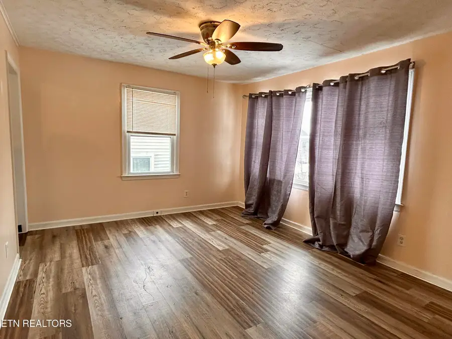2638 Summitt Ave, Knoxville, TN 37917 - #2