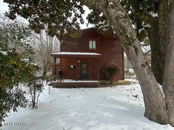 8513 E Lamar Alexander Pkwy, Townsend, TN 37882