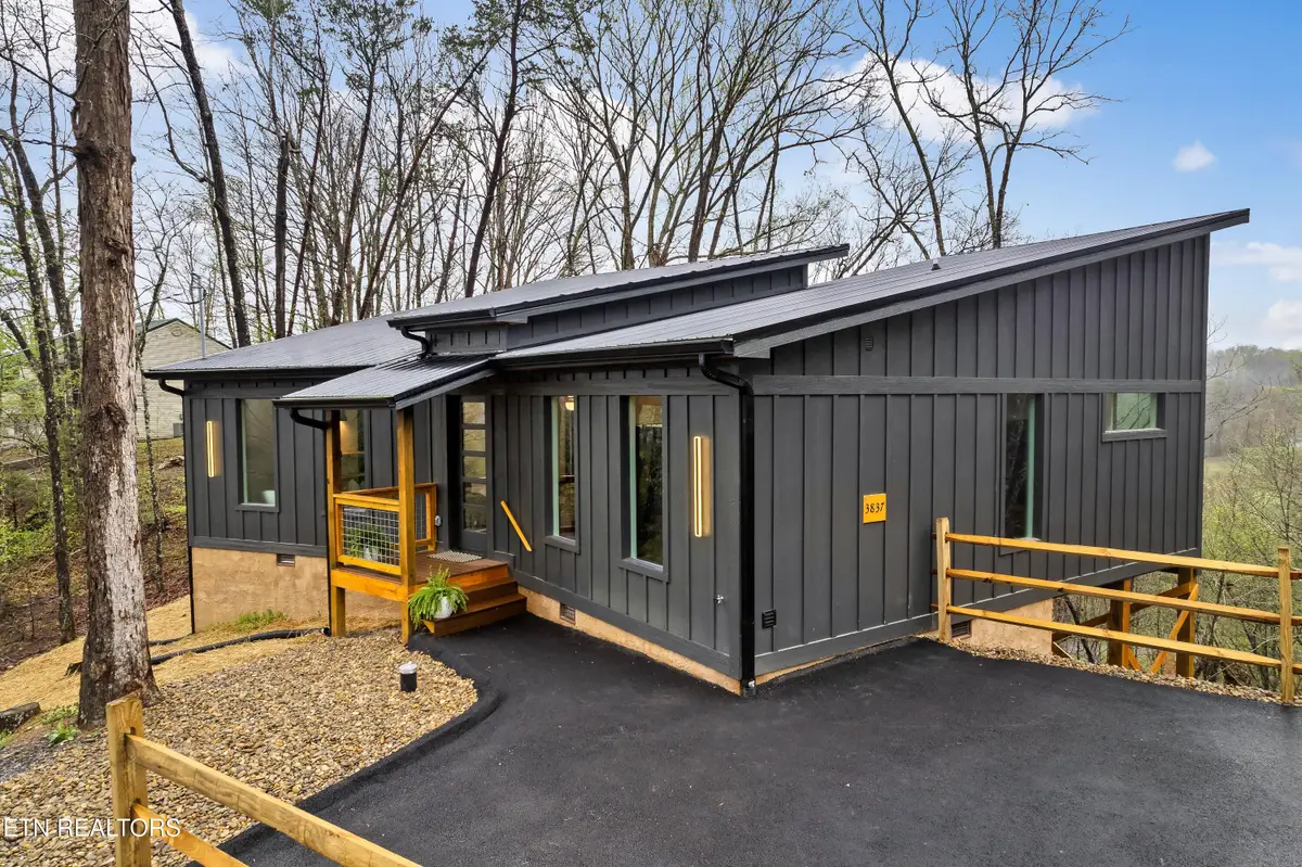 1079 Pleasure Rd, Sevierville, TN 37876 - #1