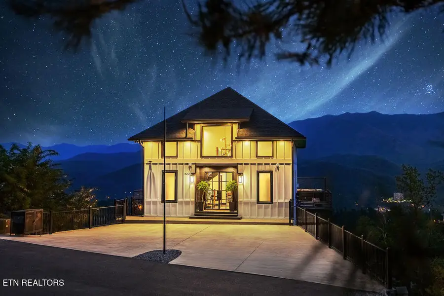 922 Piney Butt Way, Gatlinburg, TN 37738 - #2